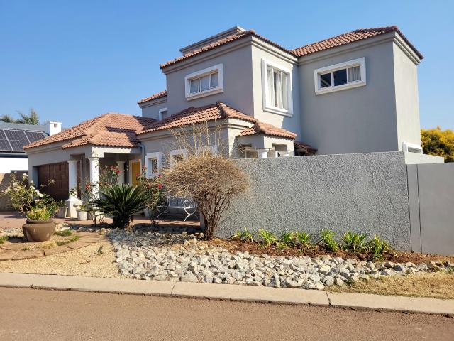 4 Bedroom House in Centurion Golf Estate