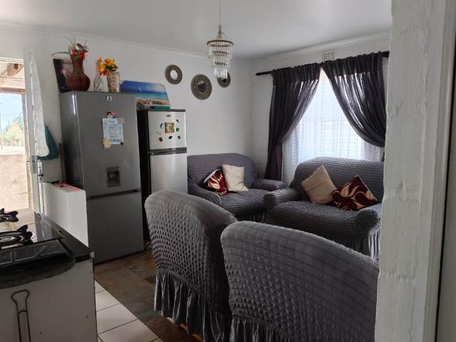 4 Bedroom House in Chatsworth