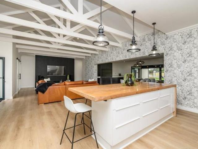 4 Bedroom House in Chelsea