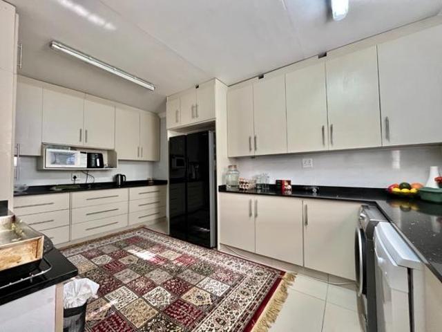 4 Bedroom House in Chiltern Hills