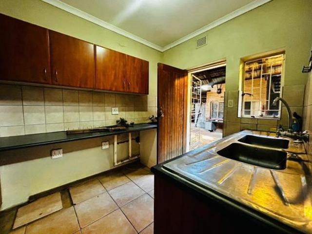 4 Bedroom House in Chroom Park