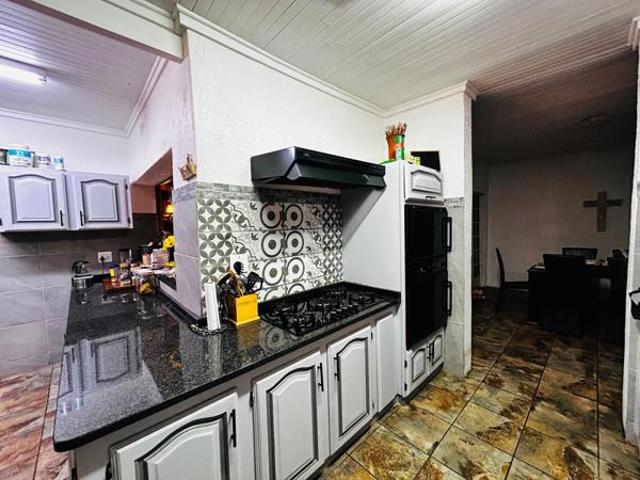 4 Bedroom House in Chroom Park