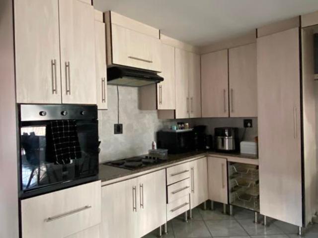 4 Bedroom House in Chroom Park