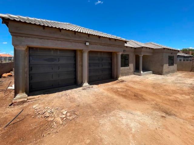 4 Bedroom House in Chroompark
