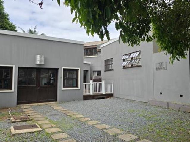 4 Bedroom House in Cintsa East