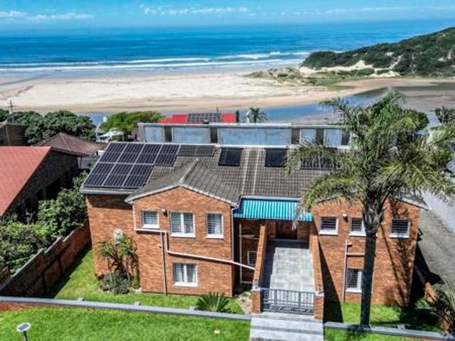4 Bedroom House in Cintsa East