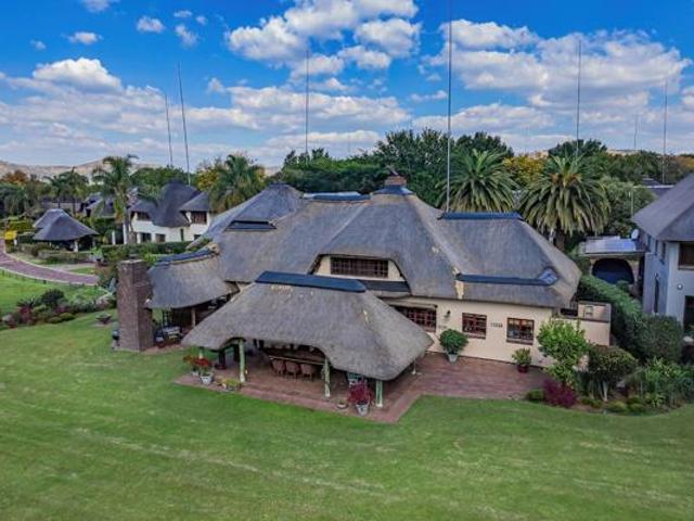 4 Bedroom House in Club Nautique
