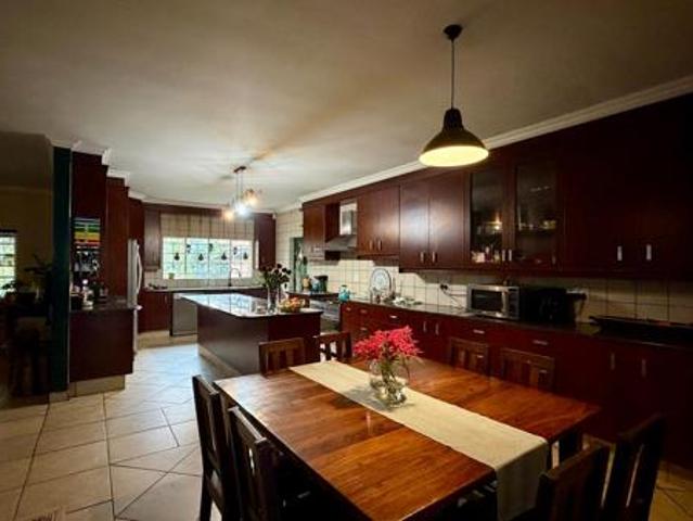 4 Bedroom House in Clubview