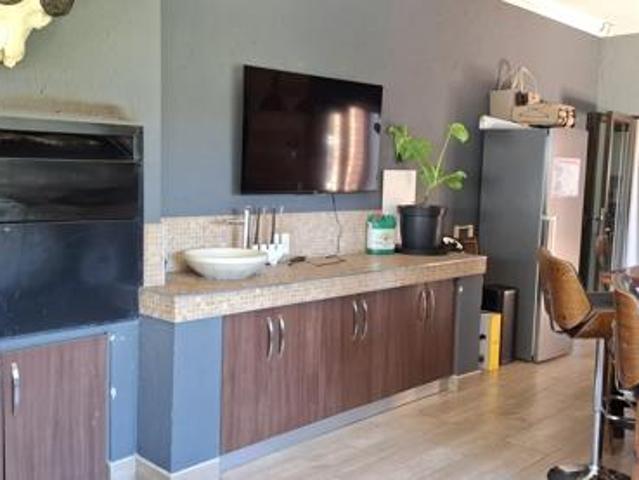 4 Bedroom House in Clubville