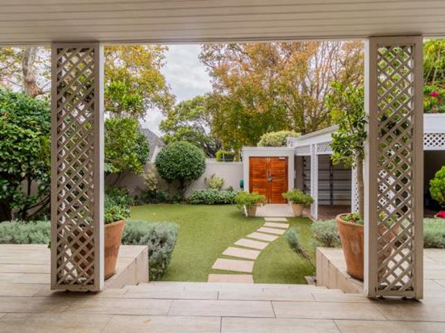 4 Bedroom House in Claremont Upper