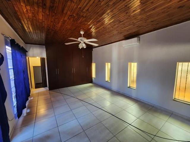 4 Bedroom House in Claremont