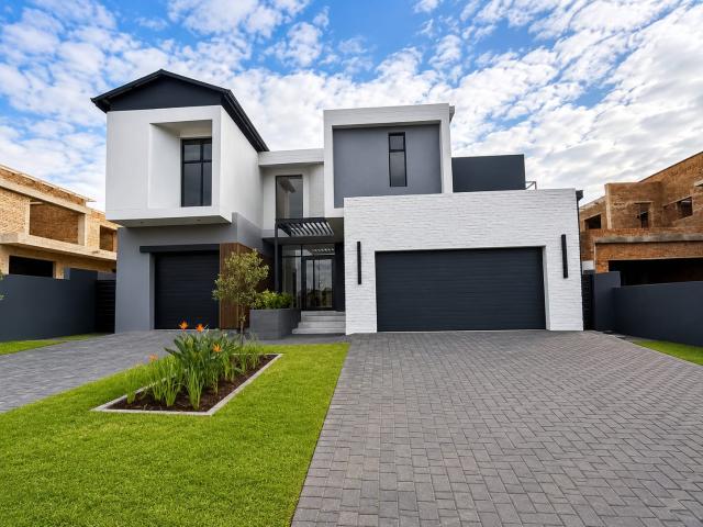 4 Bedroom House in Clayville