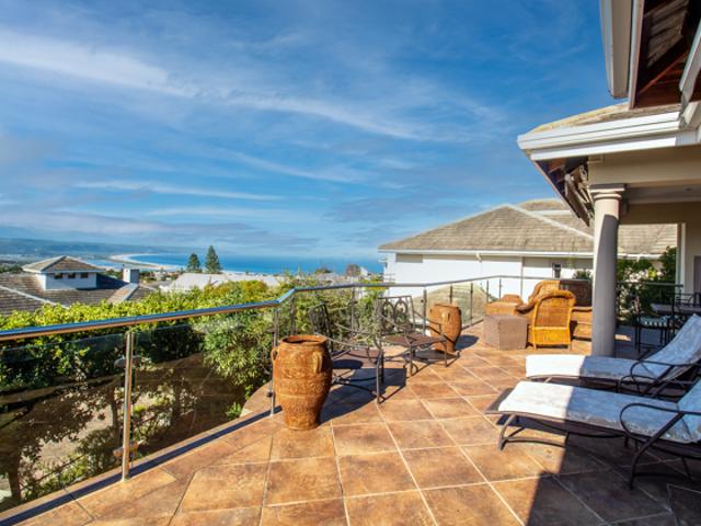4 Bedroom House in Cutty Sark