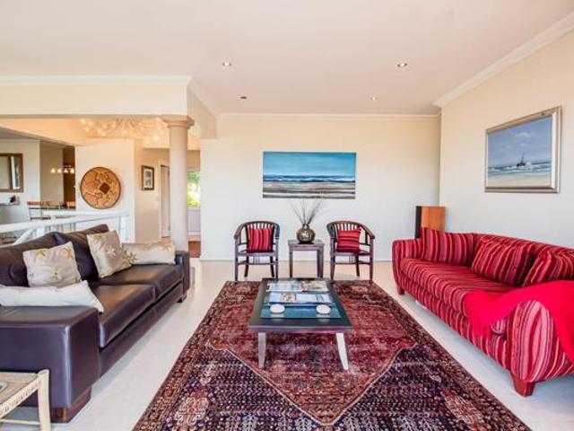 4 Bedroom House in Cutty Sark