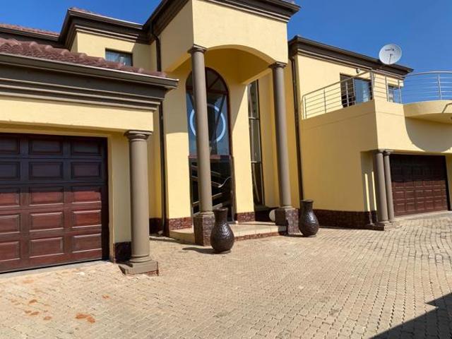 4 Bedroom House in Amandasig