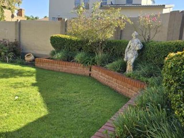 4 Bedroom House in Amberfield