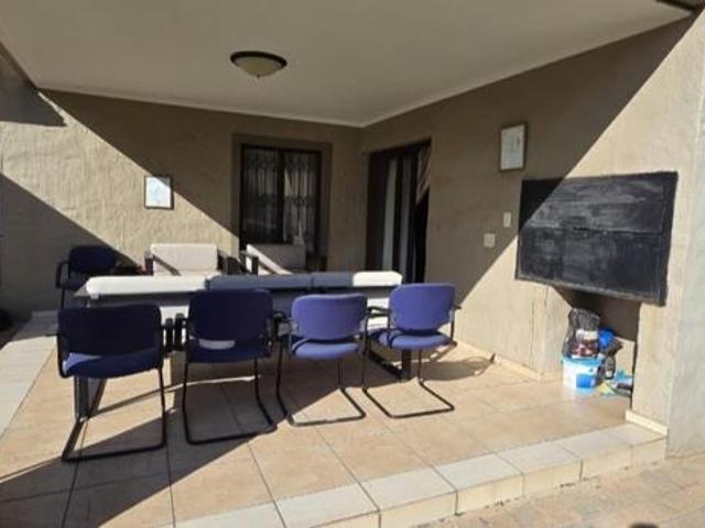 4 Bedroom House in Amberfield Ridge