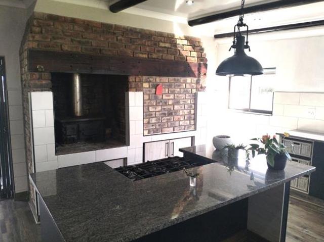 4 Bedroom House in Aalwyndal