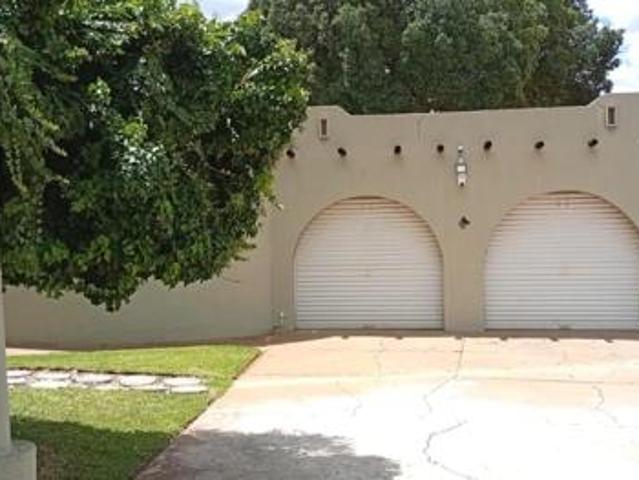 4 Bedroom House in Adamayview