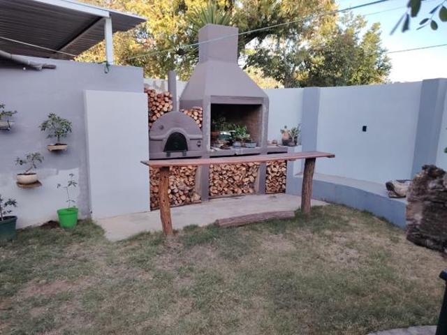 4 Bedroom House in Adelaide
