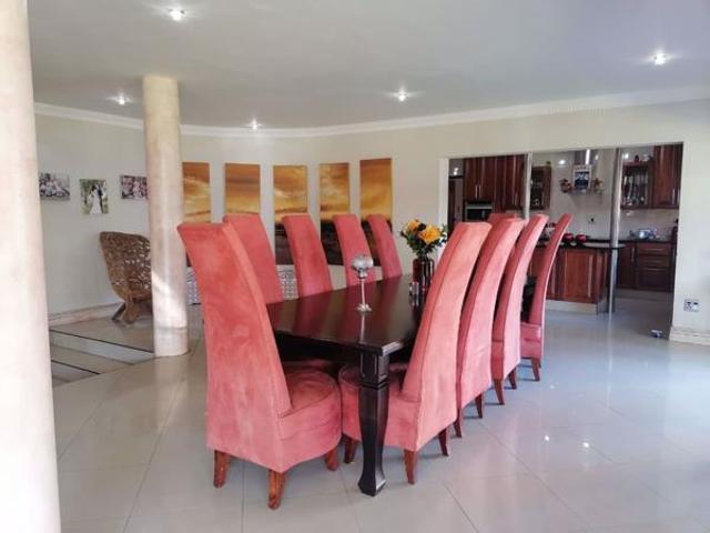 4 Bedroom House in Aerorand