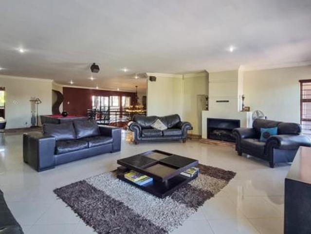 4 Bedroom House in Aerorand