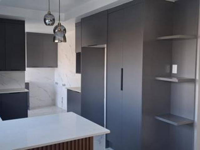4 Bedroom House in Aerorand