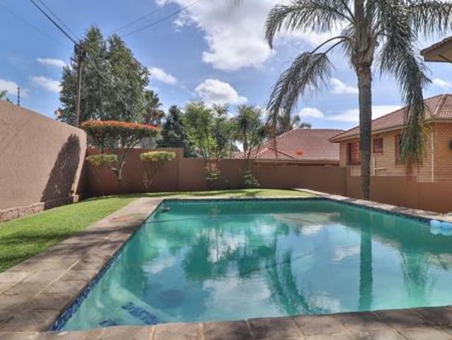 4 Bedroom House in Aerorand
