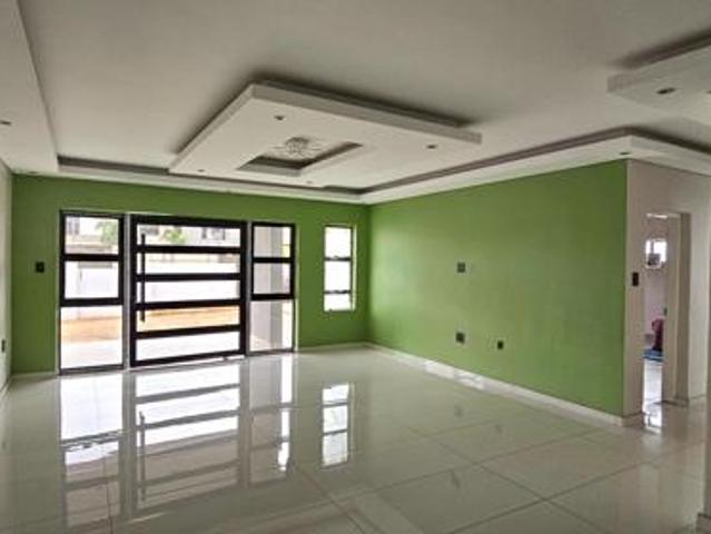 4 Bedroom House in Aerorand