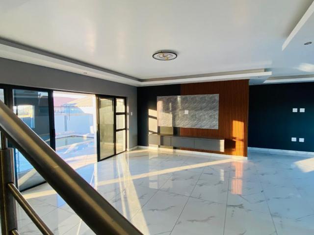 4 Bedroom House in Aerorand