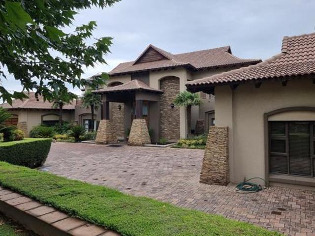 4 Bedroom House in Aerorand