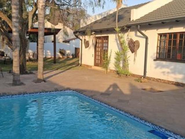 4 Bedroom House in Aerorand
