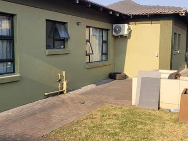 4 Bedroom House in Aerorand