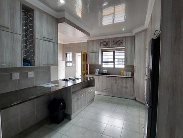 4 Bedroom House in Aerorand