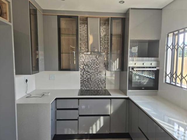 4 Bedroom House in Aerorand