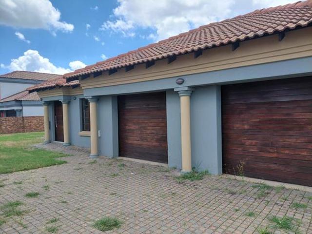 4 Bedroom House in Aerorand