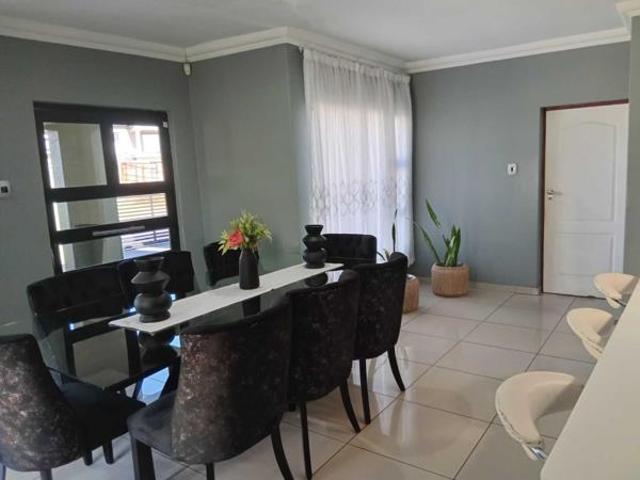 4 Bedroom House in Aerorand
