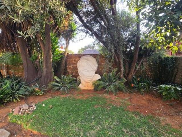 4 Bedroom House in Aerorand