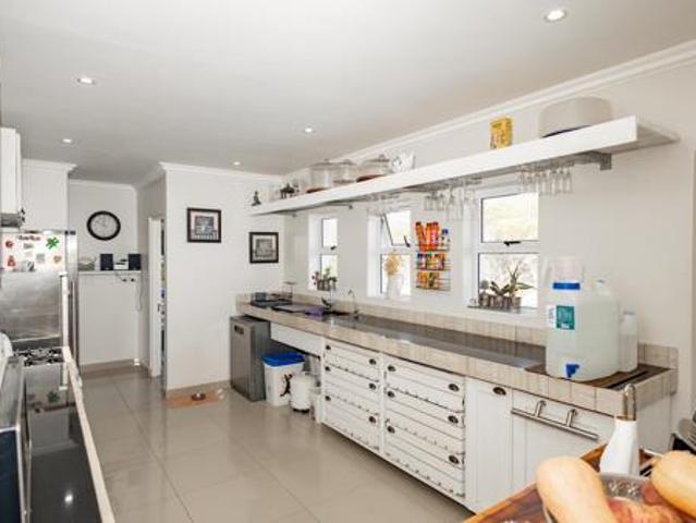 4 Bedroom House in Agulhas