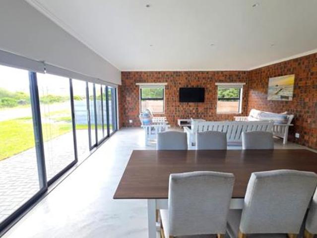 4 Bedroom House in Agulhas