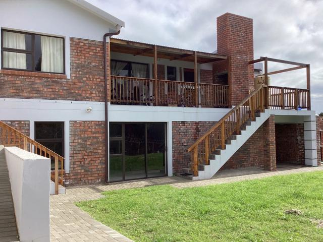 4 Bedroom House in Albertinia