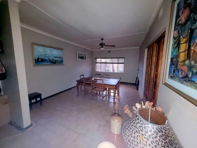 4 Bedroom House in Albertynshof