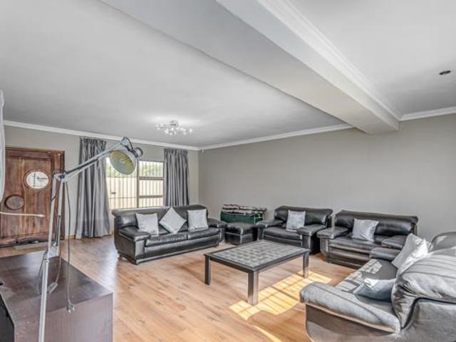 4 Bedroom House in Allens Nek