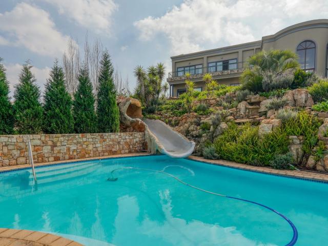 4 Bedroom House in Aquavista Mountain Estate