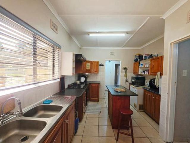 4 Bedroom House in Arboretum
