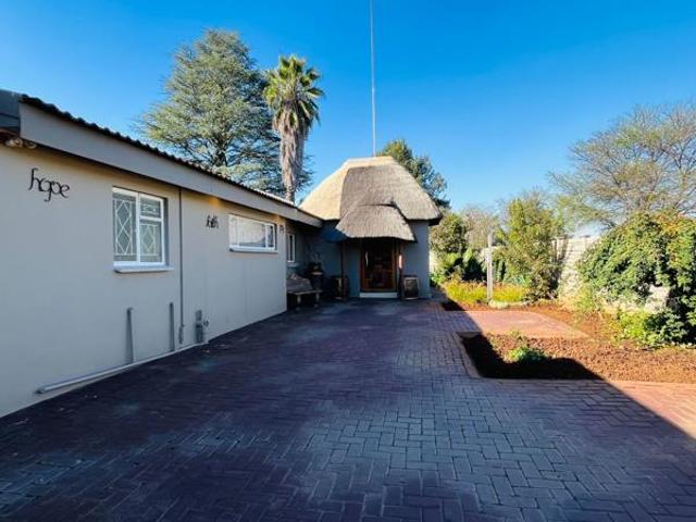 4 Bedroom House in Arcon Park