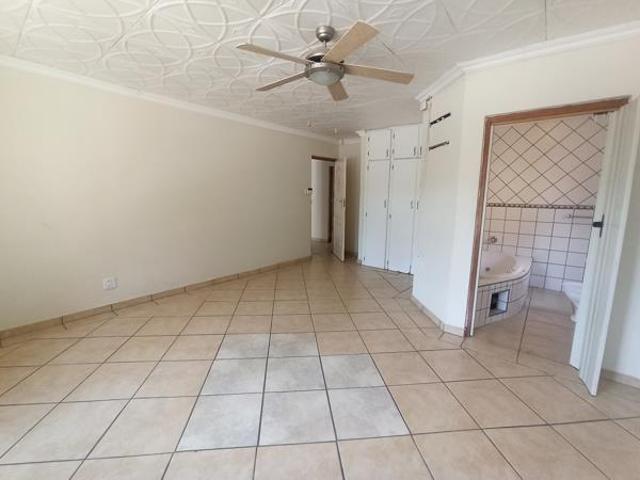 4 Bedroom House in Astra Park