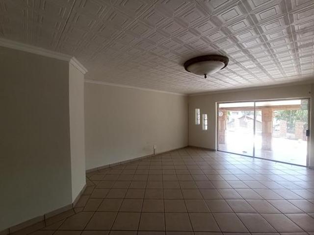 4 Bedroom House in Astra Park