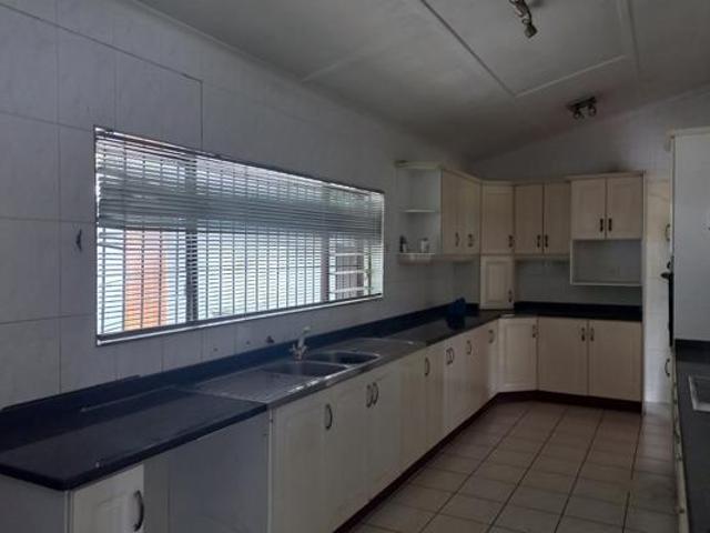 4 Bedroom House in Athlone