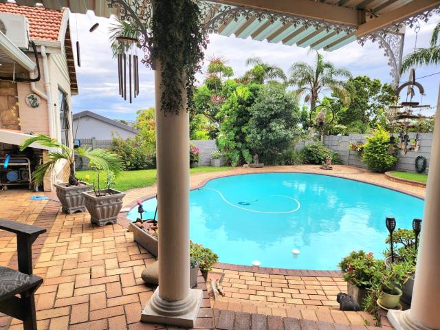 4 Bedroom House in Athlone Park